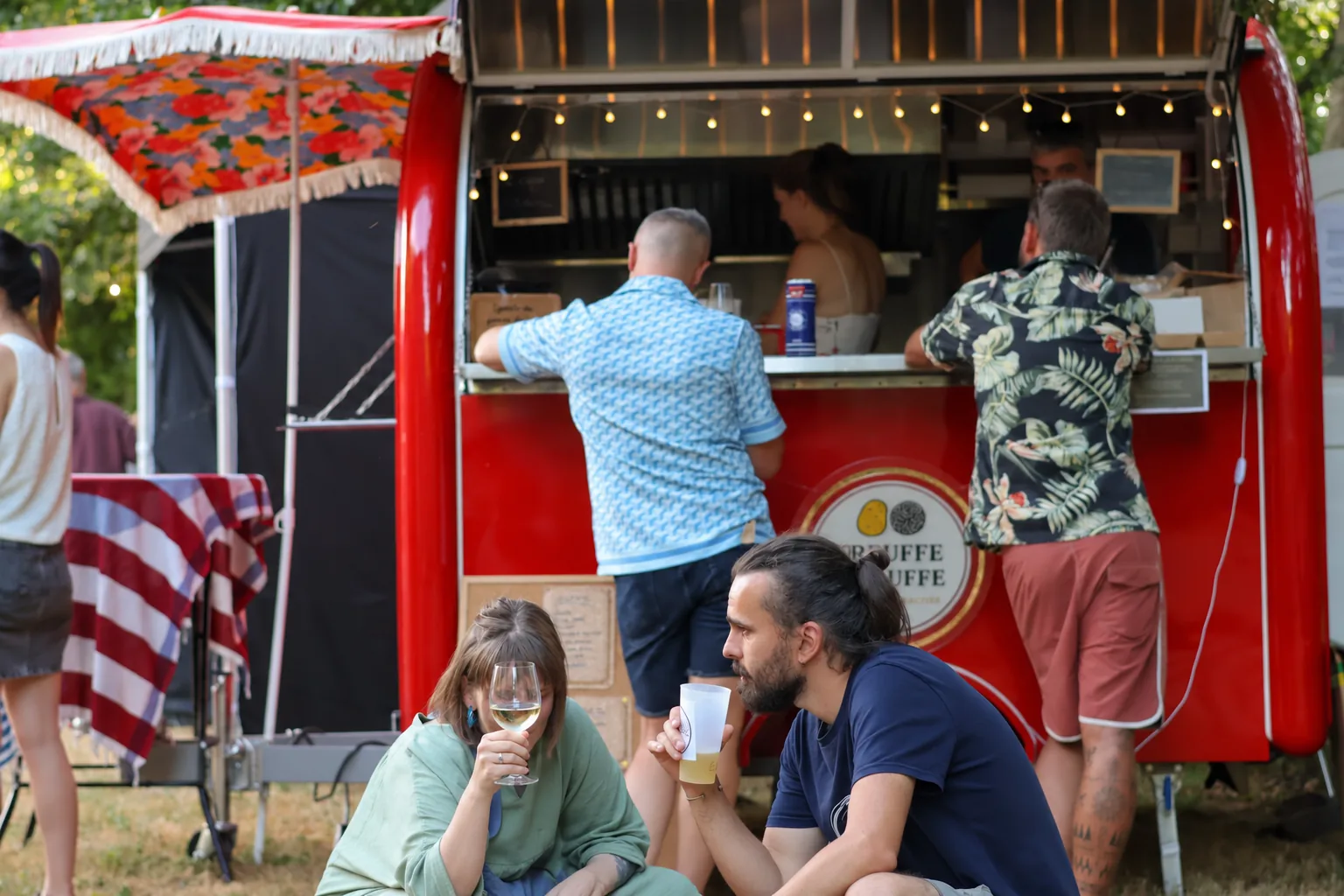 Le foodtruck Treuffe & Truffe lors d’un événement en plein air
